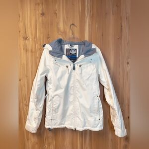 686 Women's White Snowboard Coat with Hood, Size Medium